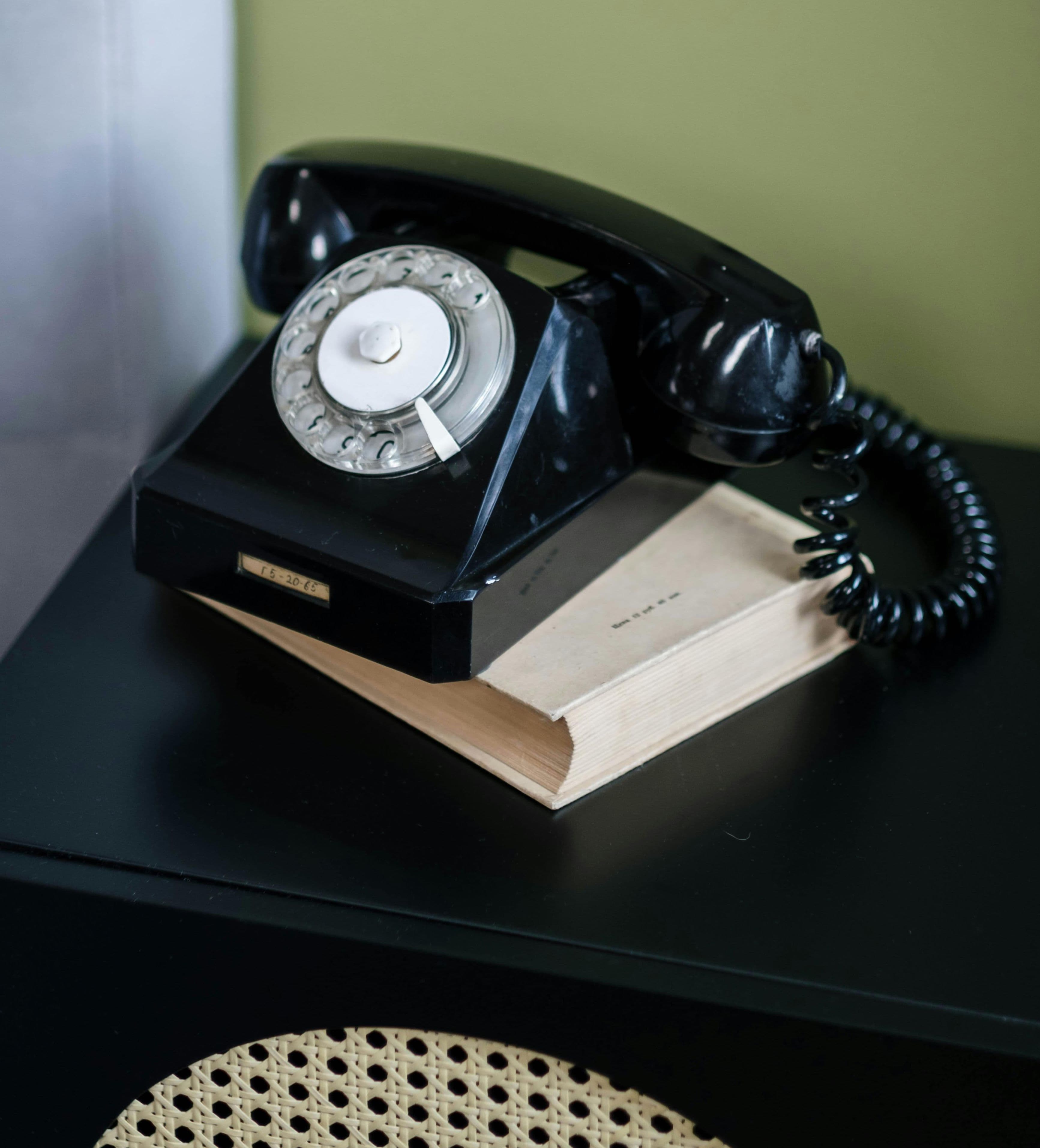 ### If I Don’t Prepare Myself…
I’ve seen what happens when parents don’t prepare.
They wait for phone calls that don’t come.
They make dinners for four when only two live at home.
They feel forgotten—not because they are, but because they never made peace with the silence.
I don’t want to become that version of myself.
So I begin now.
Before the echo arrives.
Before the plates are fewer.
Before their bedrooms are truly empty.
I choose to loosen the grip—not to lose connection, but to open space.
For them.
And for me.